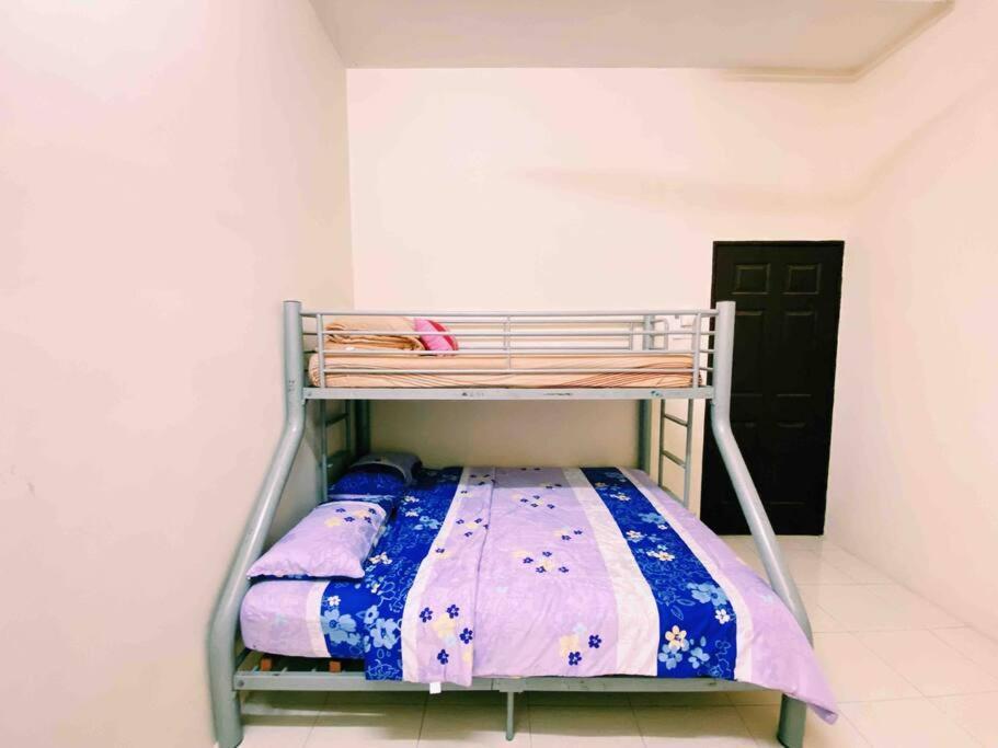 Spacious Cozy Lakeville Homestay 4 Bedrooms All With Aircond Seri Iskandar Exterior photo