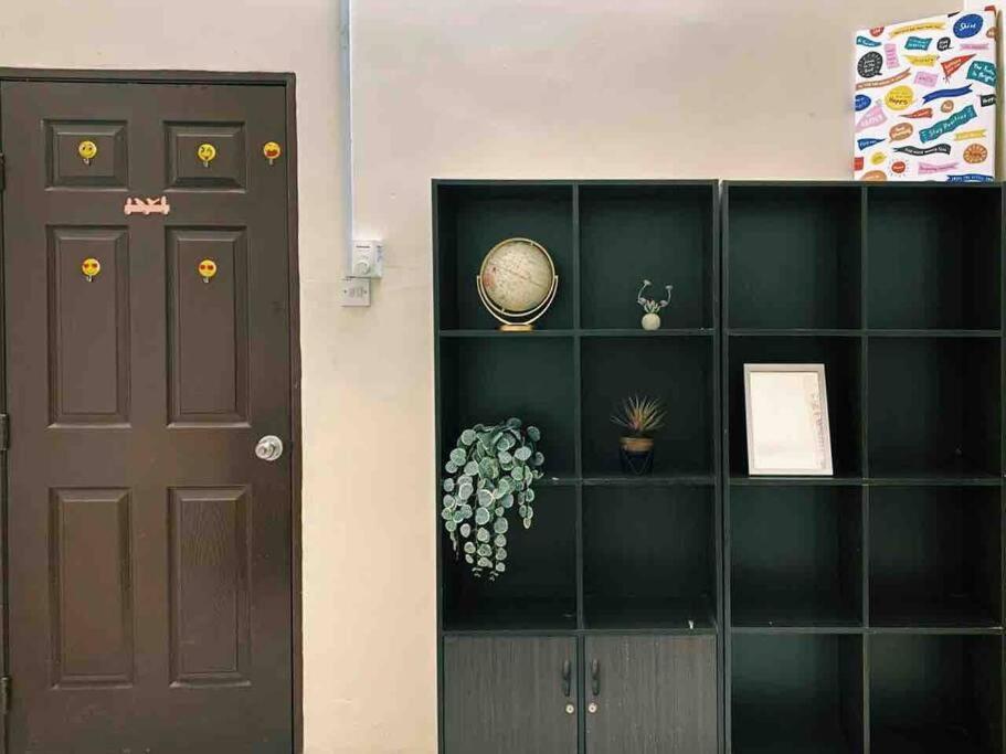 Spacious Cozy Lakeville Homestay 4 Bedrooms All With Aircond Seri Iskandar Exterior photo